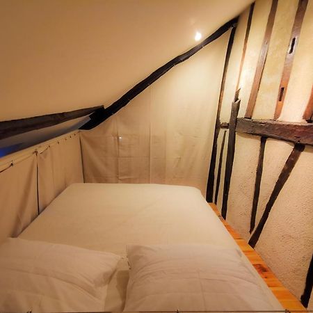 Loft Atypique Au Calme Avec Cour Privative Lejlighed Bourges Eksteriør billede