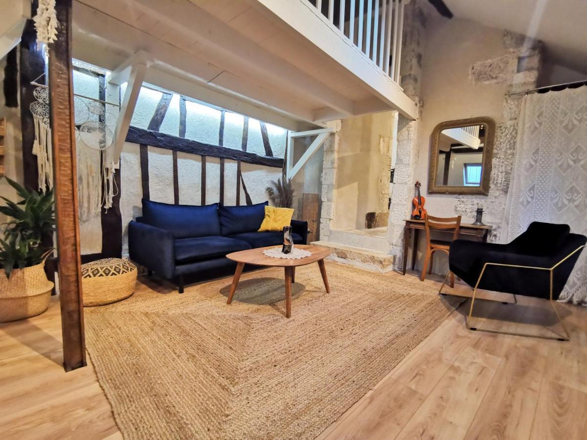 Loft Atypique Au Calme Avec Cour Privative Lejlighed Bourges Eksteriør billede